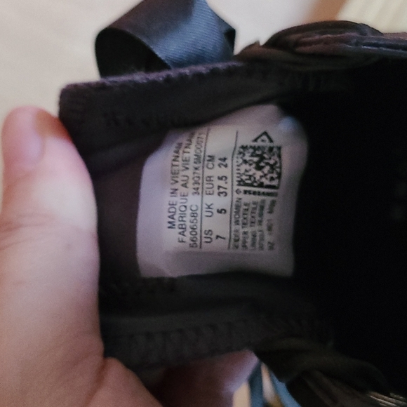 Dark Grey converse with ribbon laces - Picture 5 of 5